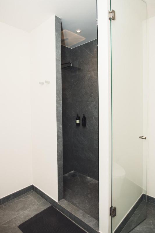 2906- Nice Apartment With Lux Amenities 1BR - image 21