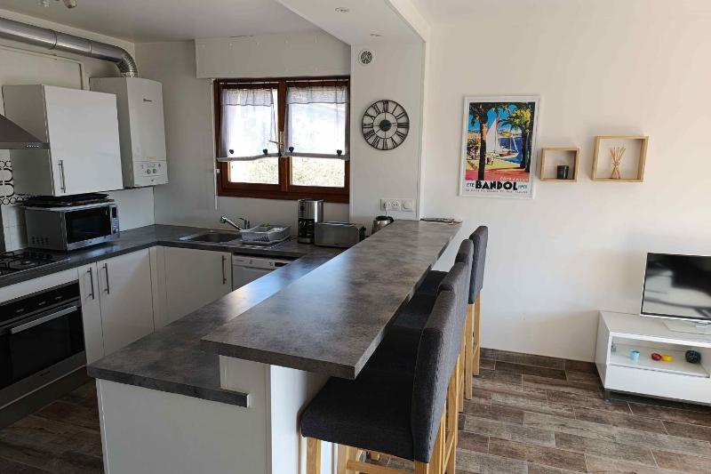 2-bedroom apartment near the beach - image 13