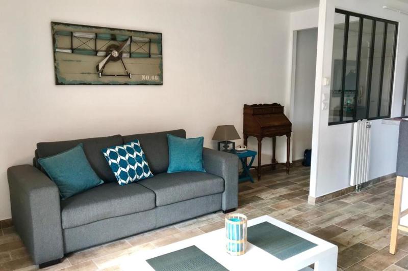 2-bedroom apartment near the beach - image 12