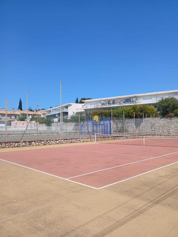 2-bedroom apartment near the beach - image 4