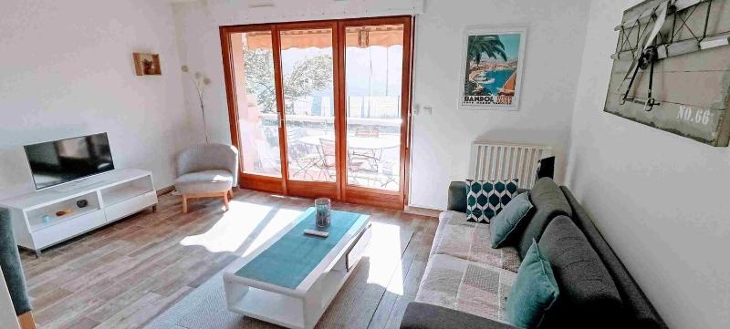 2-bedroom apartment near the beach - image 14