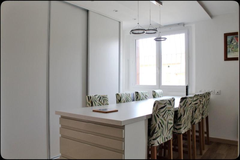 Spacious cocoon in Six-Fours-les-Plages - image 2