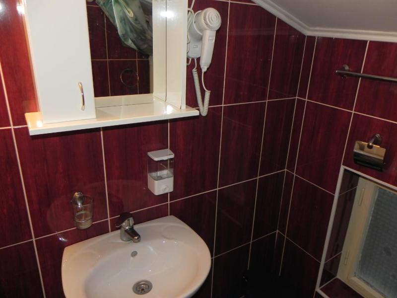 Quadruple Room (4 Adults) image 1