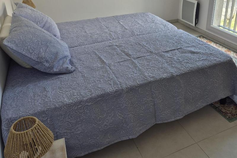 Apartment with terrace near the beach - image 3