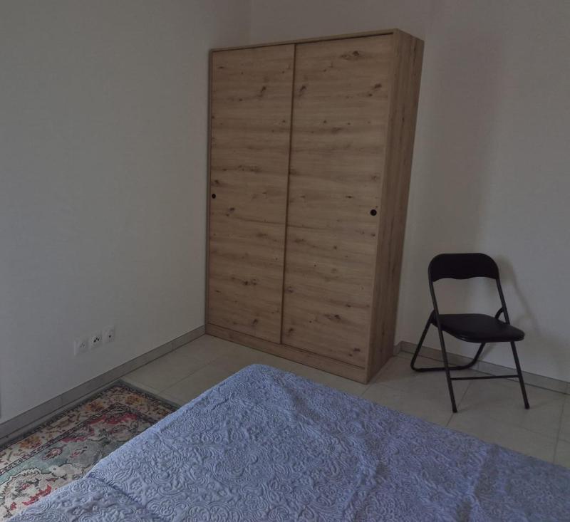Apartment with terrace near the beach - image 4