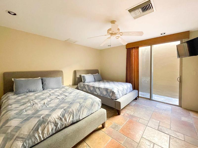 3BR Sandy Beach Villa Pools & Beach Access - image 6