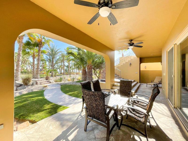 3BR Sandy Beach Villa Pools & Beach Access - image 14
