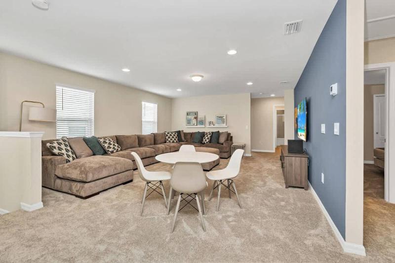 6BD Windsor Westside Villa Near Parks-WW 2467 - image 46