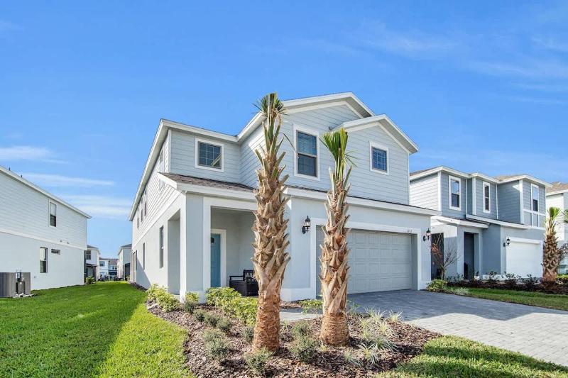 6BD Windsor Westside Villa Near Parks-WW 2467 - image 12