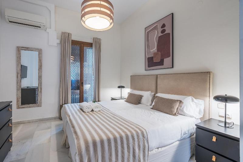 BnS Dauro Suites - image 15