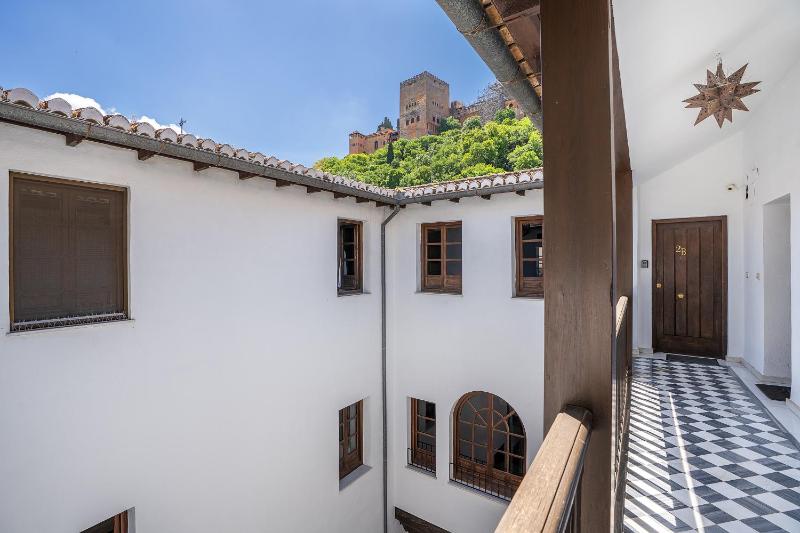 BnS Dauro Suites - image 14