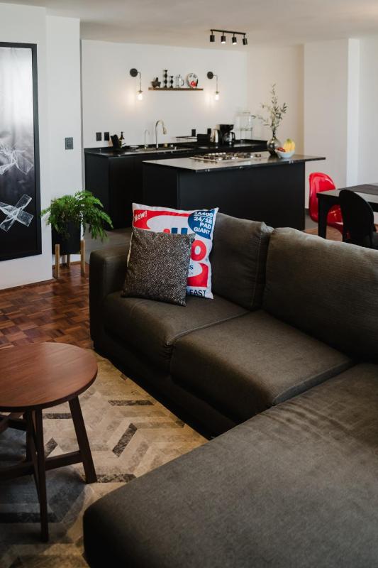 Modern 3BR Duplex in the Heart of Roma - image 6