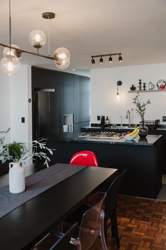 Modern 3BR Duplex in the Heart of Roma - image 11