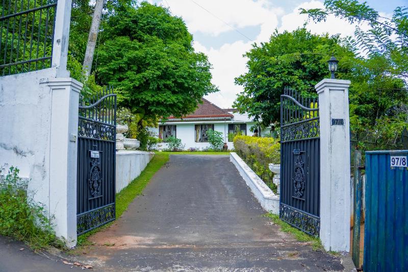 Asgiriya Bungalow Kandy - image 13