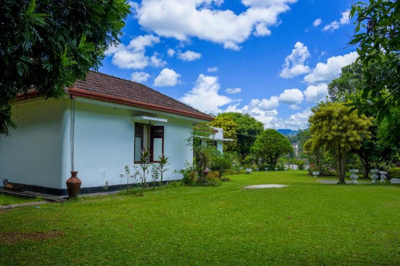 Asgiriya Bungalow Kandy - image 14