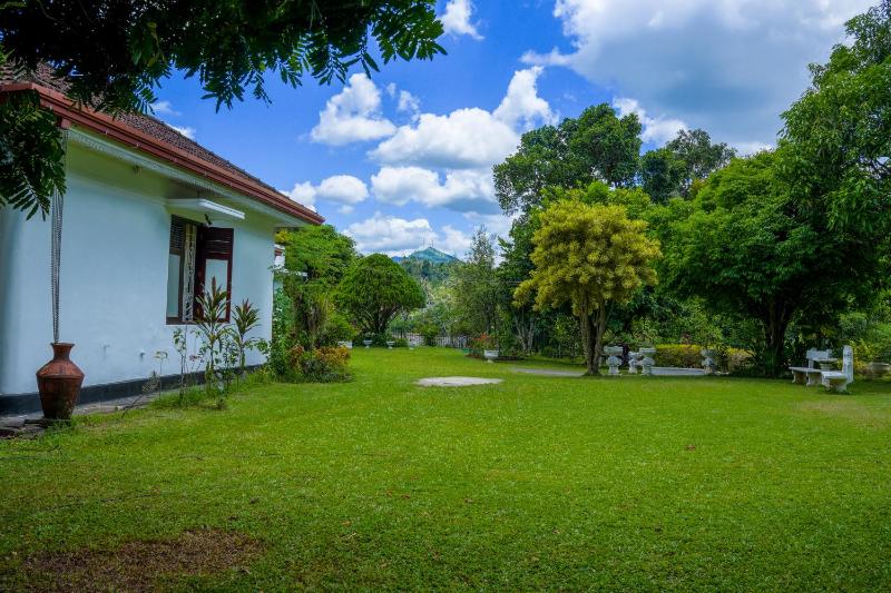Asgiriya Bungalow Kandy - image 10
