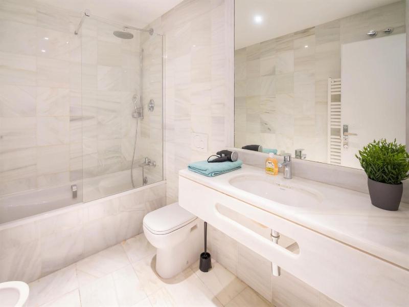 1-bedroom lodge stay in Antwerp - image 11
