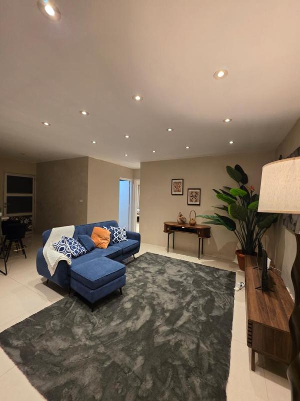 Lomani's Home - Airport Accommodation - image 1