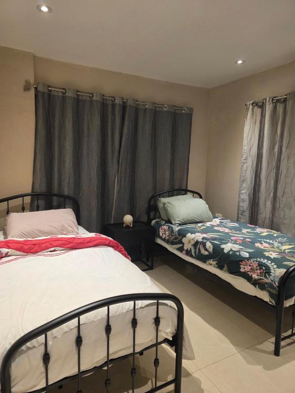 Lomani's Home - Airport Accommodation - image 5