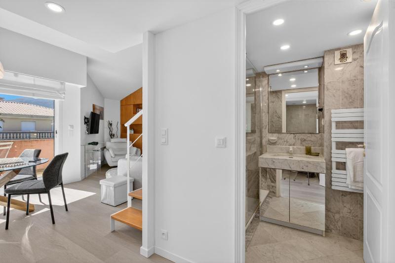 Last Floor Sea View At Victoria Palace - Happy Rentals - image 11
