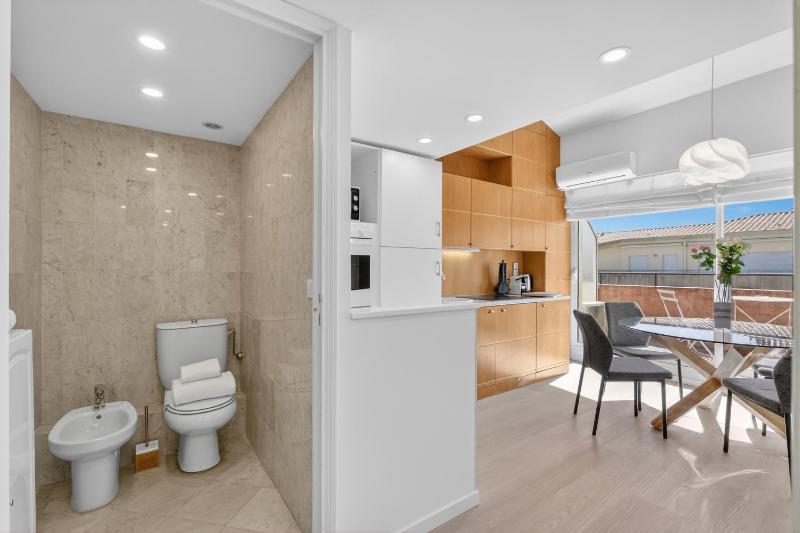 Last Floor Sea View At Victoria Palace - Happy Rentals - image 10