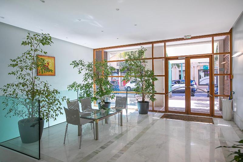 Last Floor Sea View At Victoria Palace - Happy Rentals - image 5