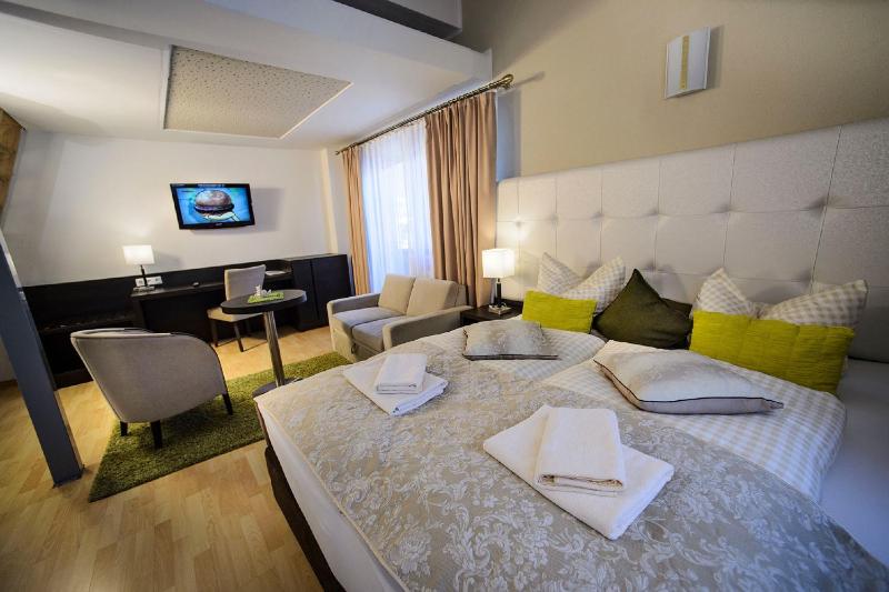 Triple Room image 2