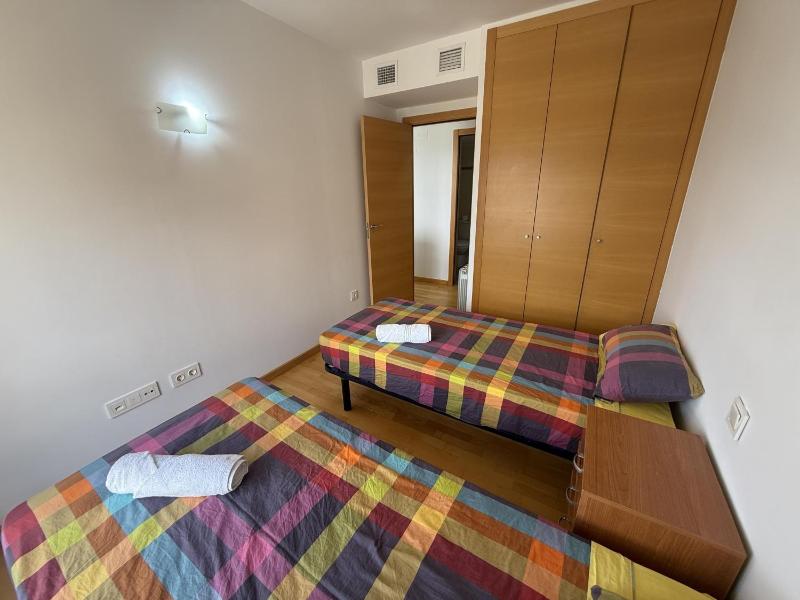 Apartamento con piscina gimnasio y parking en Alicante by Turihome - image 6