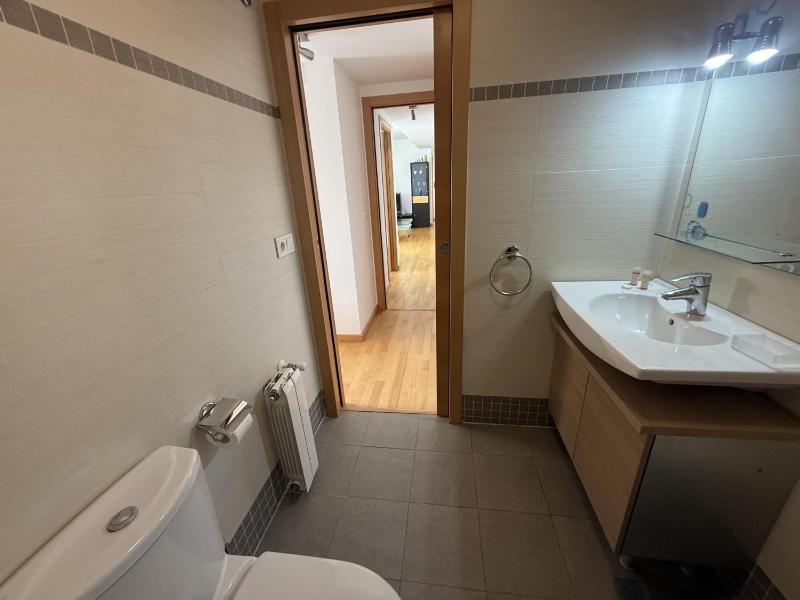 Apartamento con piscina gimnasio y parking en Alicante by Turihome - image 34