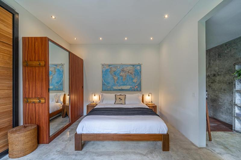 The Jungalow - 2BR Berawa Villa Near Beach Café del Mar & Padel - image 15