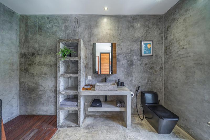 The Jungalow - 2BR Berawa Villa Near Beach Café del Mar & Padel - image 25