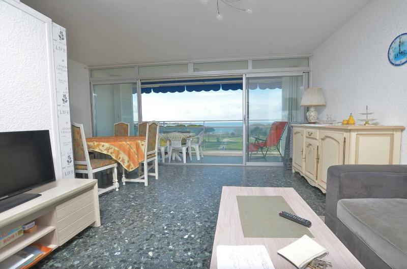 Mireille 4D - Appartement T3 Lumineux face Mer 4e Étage - 5 personnes 2 chambres Parking Privé - image 3