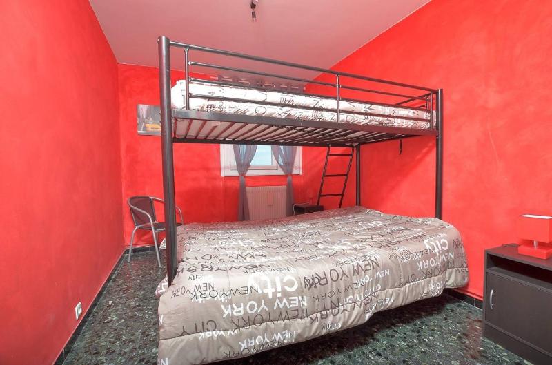 Mireille 4D - Appartement T3 Lumineux face Mer 4e Étage - 5 personnes 2 chambres Parking Privé - image 7