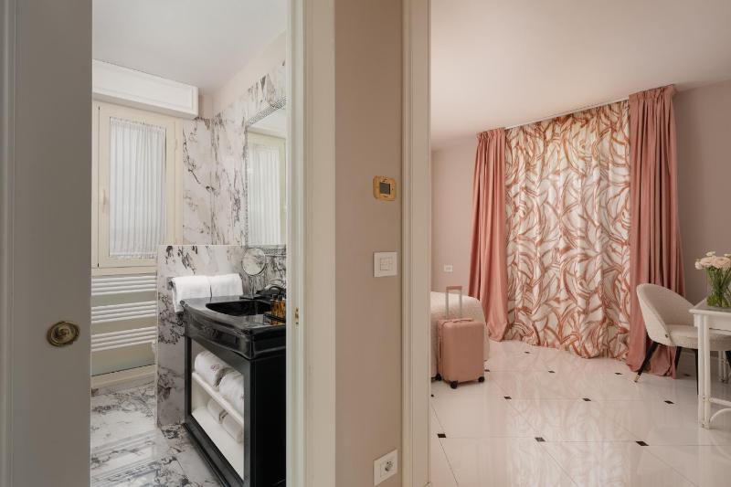 Hotel President - image 30