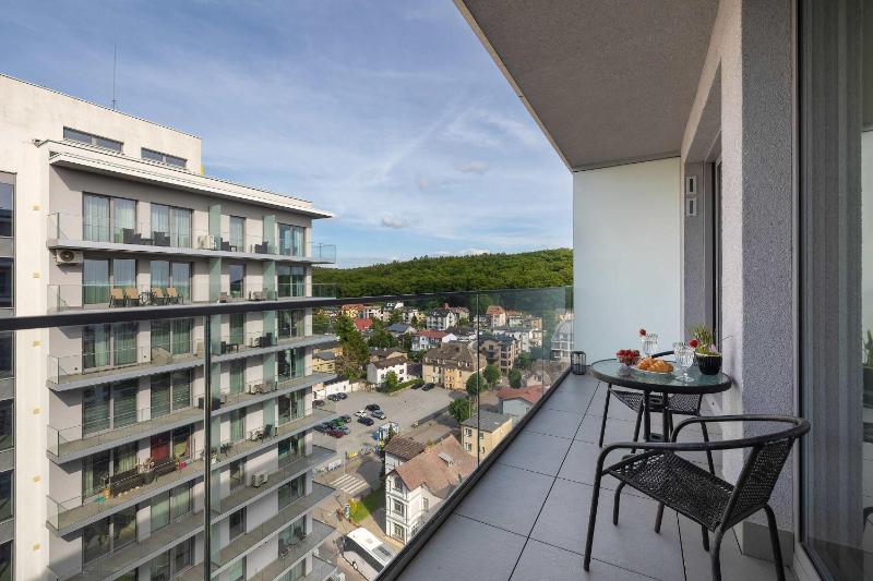 Nowoczesny Apartament z Balkonem Blisko Plaży by Noclegi Renters - image 22