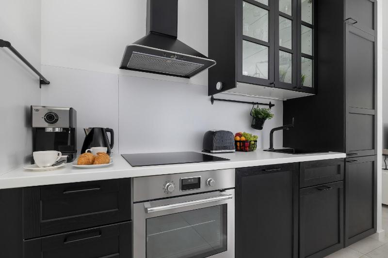 Nowoczesny Apartament z Balkonem Blisko Plaży by Noclegi Renters - image 19