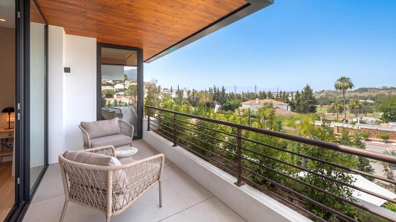 VACATION MARBELLA I Villa The Address Brand-New Villa Private Turquoise Pool 6BDR Prime Golf Valley Location Minutes from Puerto Banus Luxury Interiors Private GYM Lounge Bar - image 18