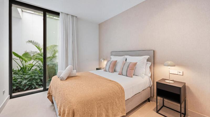 VACATION MARBELLA I Villa The Address Brand-New Villa Private Turquoise Pool 6BDR Prime Golf Valley Location Minutes from Puerto Banus Luxury Interiors Private GYM Lounge Bar - image 43