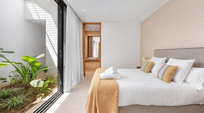 VACATION MARBELLA I Villa The Address Brand-New Villa Private Turquoise Pool 6BDR Prime Golf Valley Location Minutes from Puerto Banus Luxury Interiors Private GYM Lounge Bar - image 29