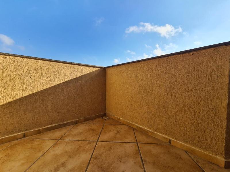 Apartamento com piscina - image 32