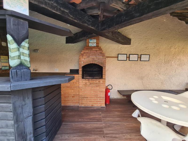 Apartamento com piscina - image 23