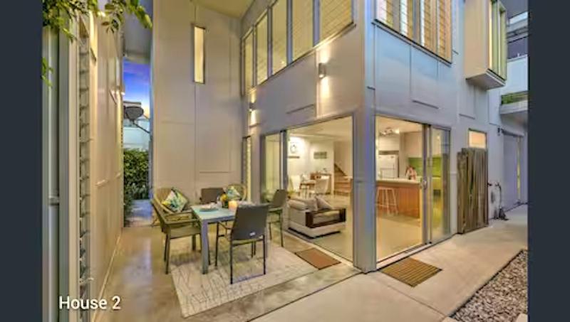 Cozy and Stylish 3BR2B Coastal Retreat - image 1