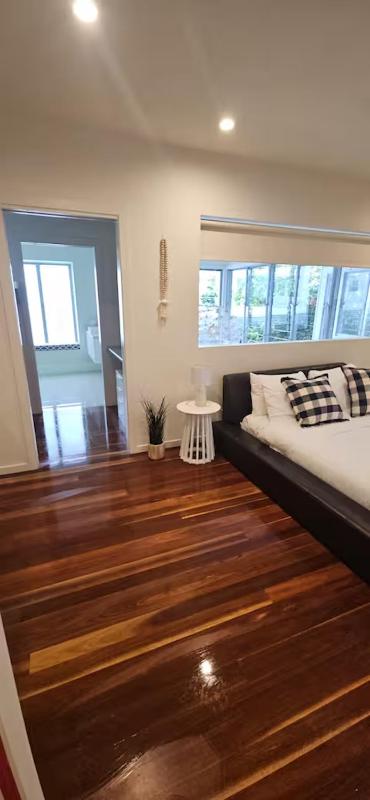 Cozy and Stylish 3BR2B Coastal Retreat - image 10
