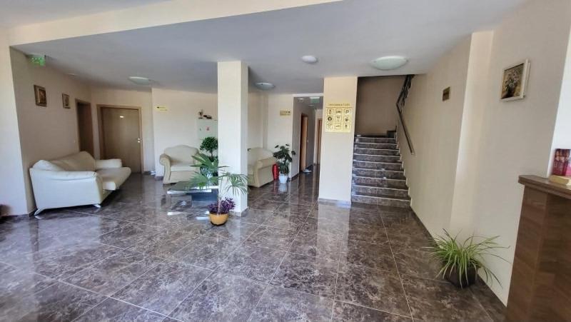 Seasons 3 Apartment - image 2
