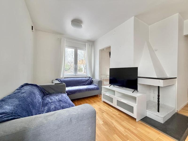 3 Bedroom Apartment With 6 Beds For Workers And Families Free Parking - image 1