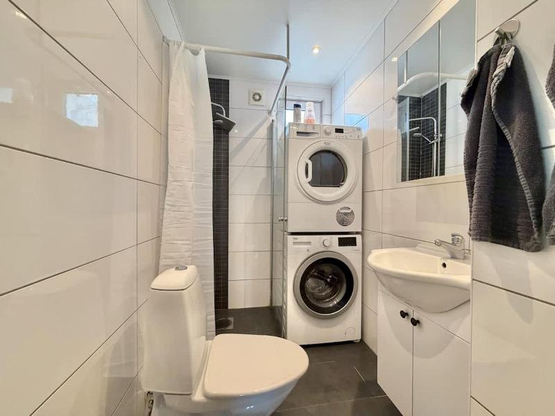 3 Bedroom Apartment With 6 Beds For Workers And Families Free Parking - image 7