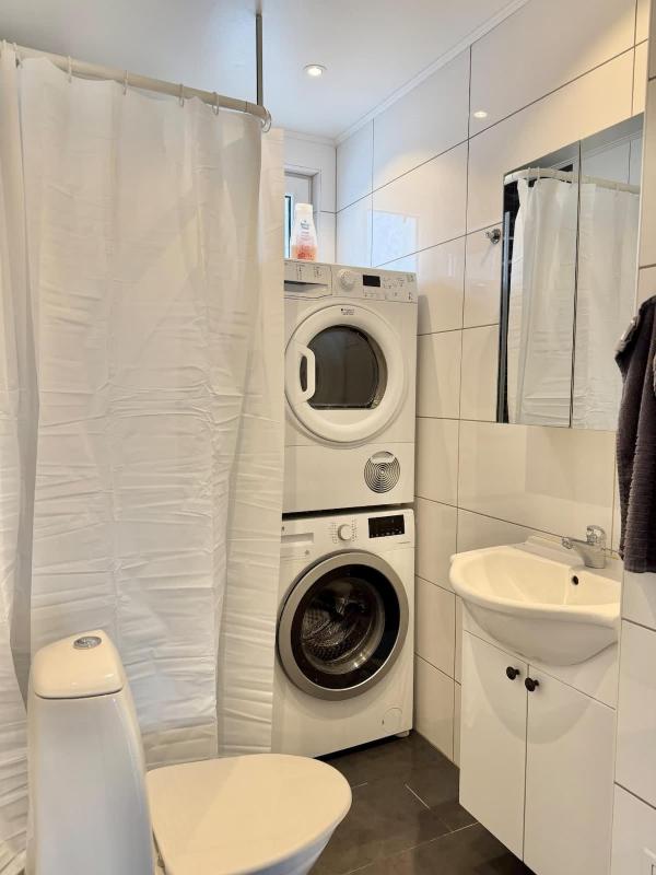 3 Bedroom Apartment With 6 Beds For Workers And Families Free Parking - image 14