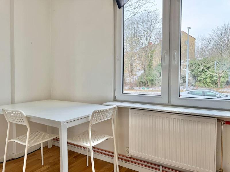 3 Bedroom Apartment With 6 Beds For Workers And Families Free Parking - image 15