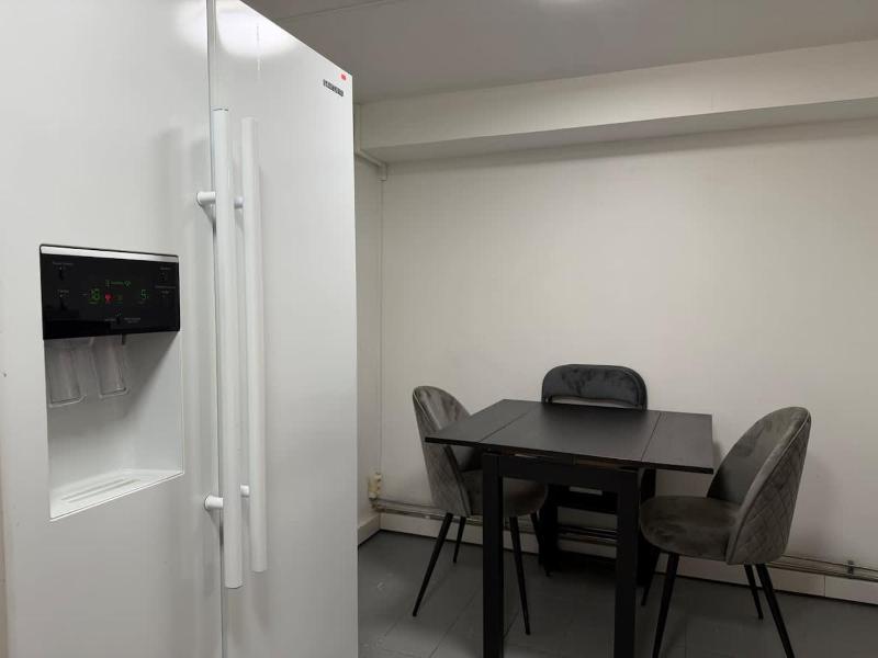 1 Bedroom Apartment Near Volvo With 2 beds And Free Parking - image 6