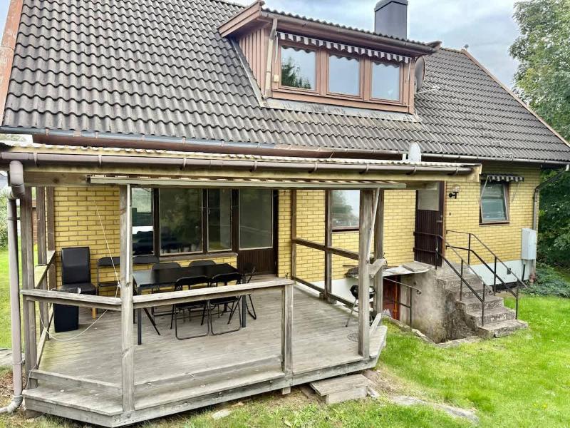 3 Bedroom Workers Villa Near For 6 People Near Volvo With Free Parking - image 10